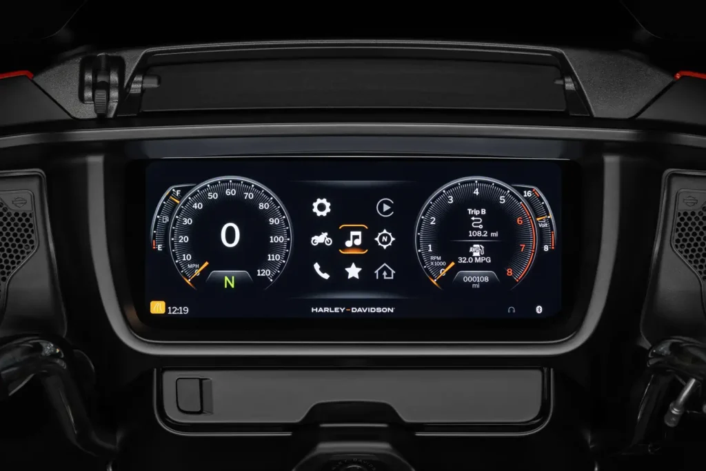 2024 Harley-Davidson Street Glide 12.3-inch TFT display