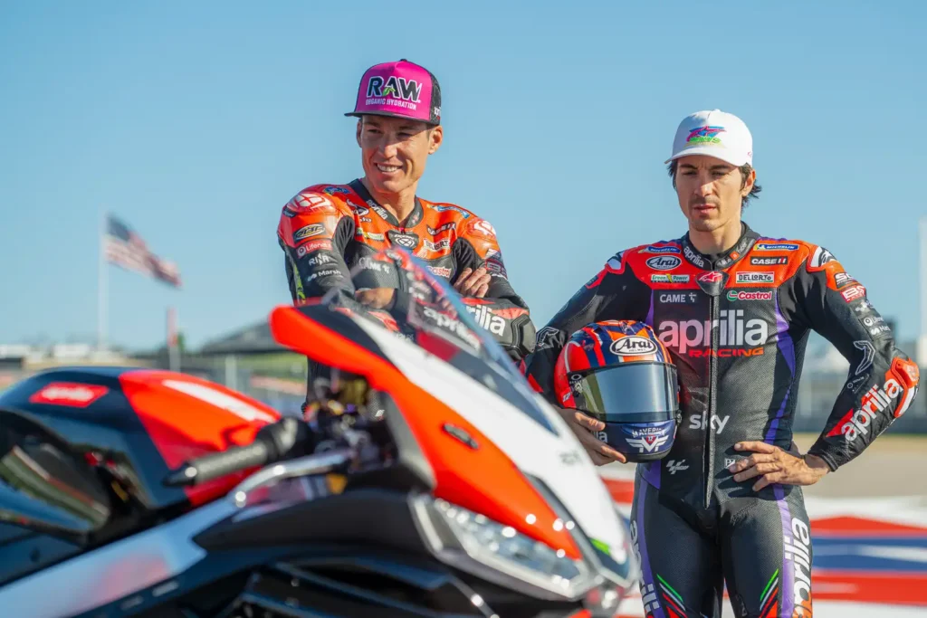 Aleix Espargaró and Maverick Viñales with the 2024 Aprilia SE-09 SBK special editions at Circuit of the Americas