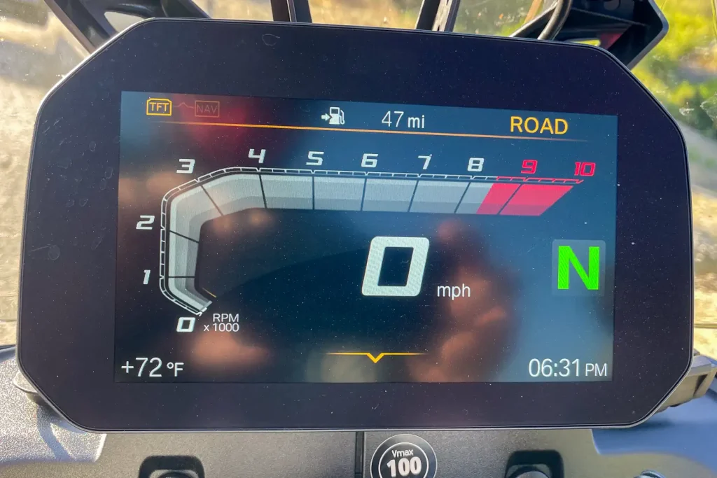 2024 BMW F 900 GS 6.5-inch TFT display