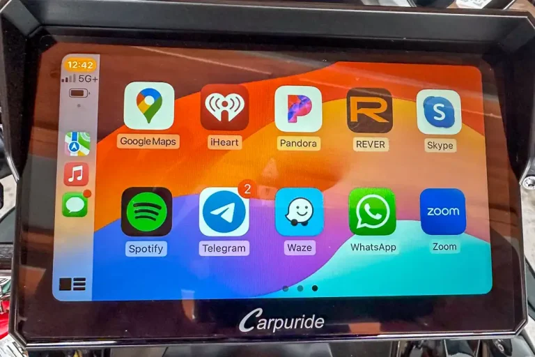 Carpuride W702 Review [Apple CarPlay and Android Auto Display]