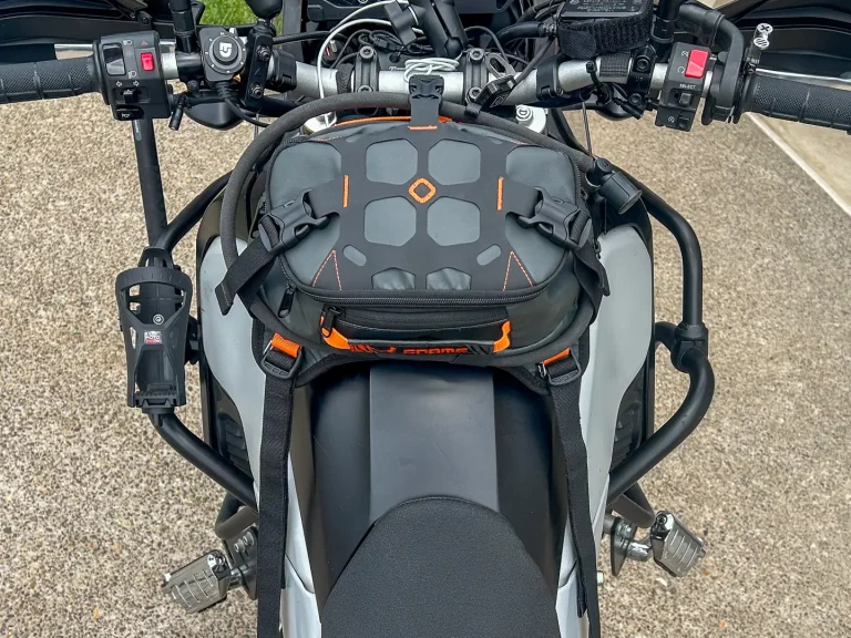 Mosko Moto Gnome Review [Motorcycle Tank Bag]