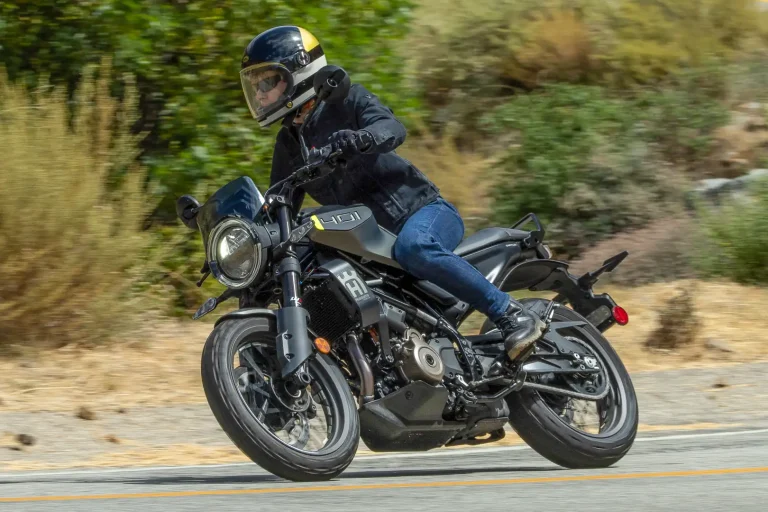 2024 Husqvarna Svartpilen 401 Review [16 Fast Facts]