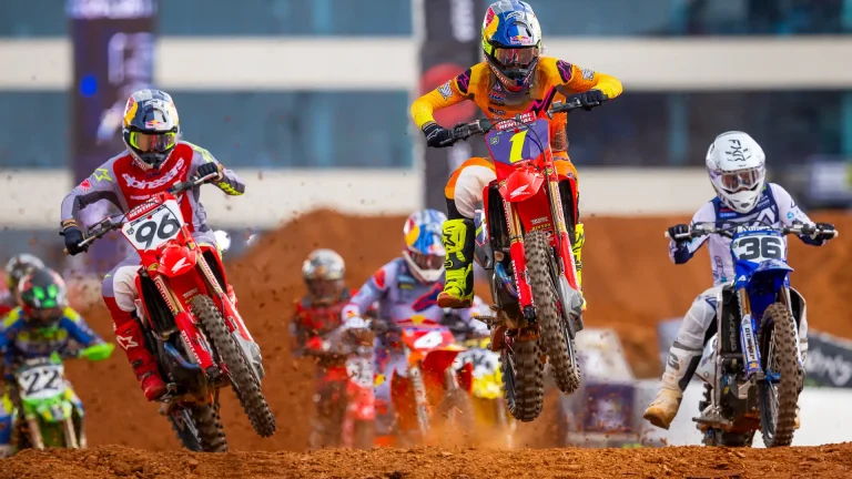 2025 SuperMotocross Television Schedule [Peacock Streaming+)