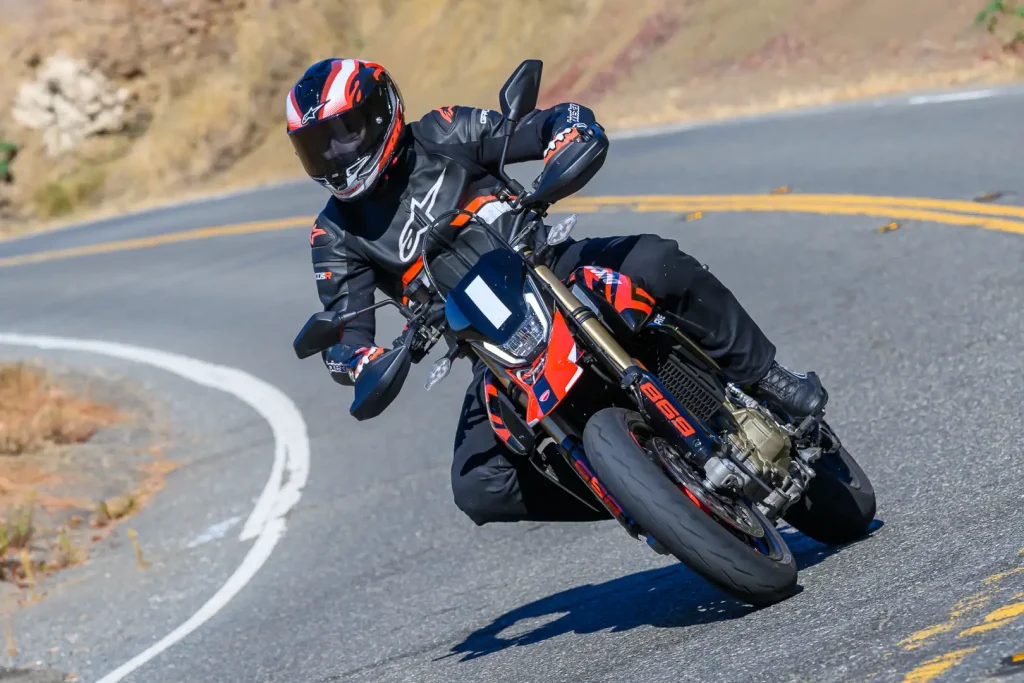 Alpinestars Supertech R10 Helmet Review: street head protection