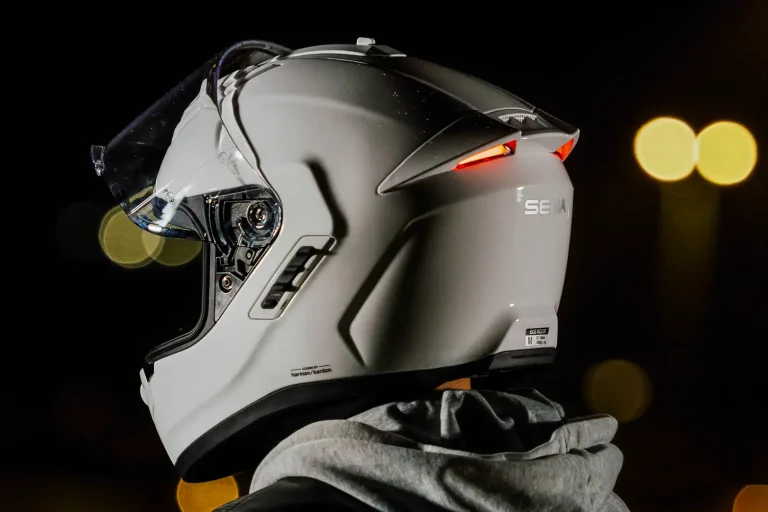 Sena Phantom Helmet First Look [Smart Motorcycle Helmet]