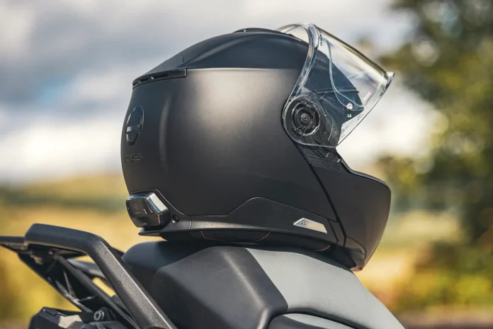 schuberth-c5-anc-helmet-first-look-noise-canceling-25