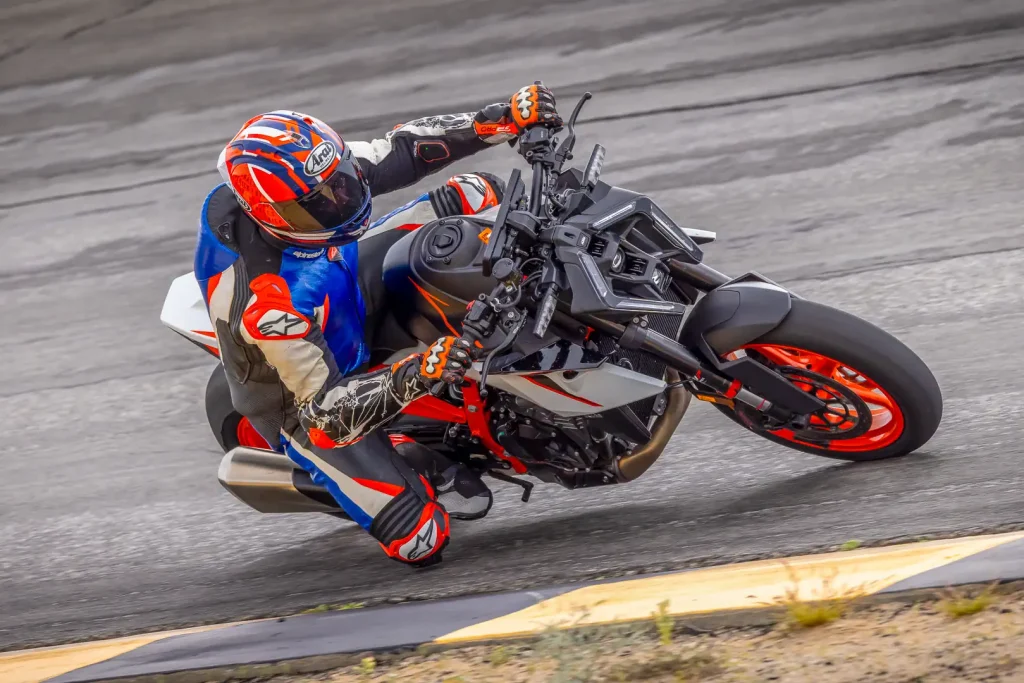 2026 KTM 990 Duke R Review: Specs