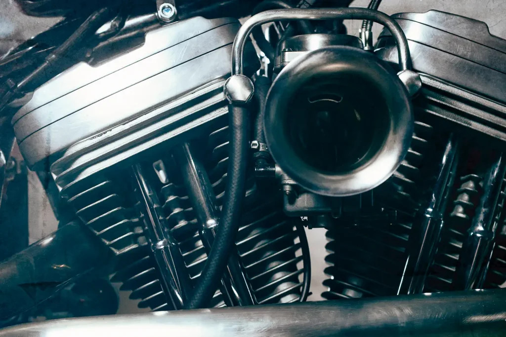 The Rogue by Comete Motorcycles: 883 air-cooled V-twin