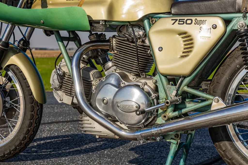1974 Ducati 750 SS Green Frame Hits Mecum Monterey Auction: Desmodromic V-twin