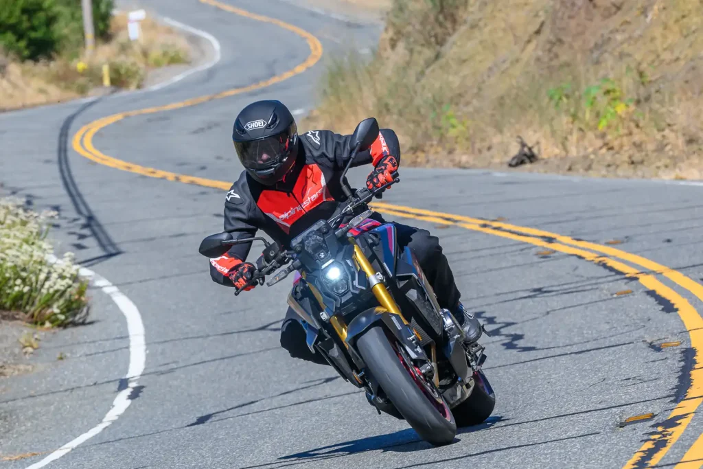 2026 Suzuki GSX-S1000 Review: riding fast on a canyon road