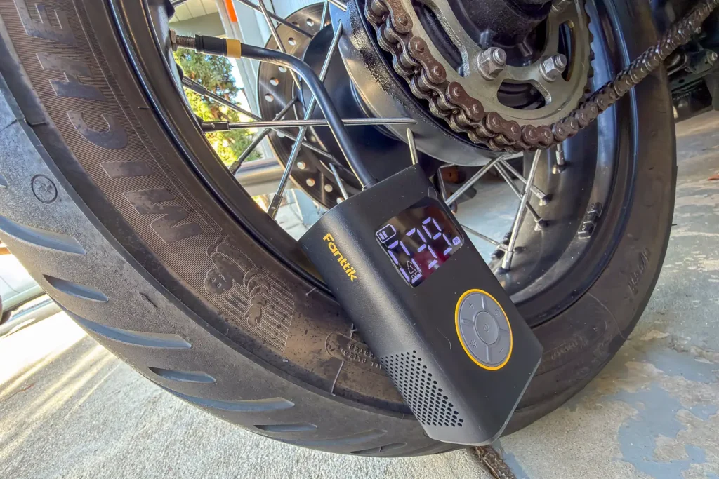 Fanttik X9 Pro Tire Inflator Review: Inflating motorcycle tire