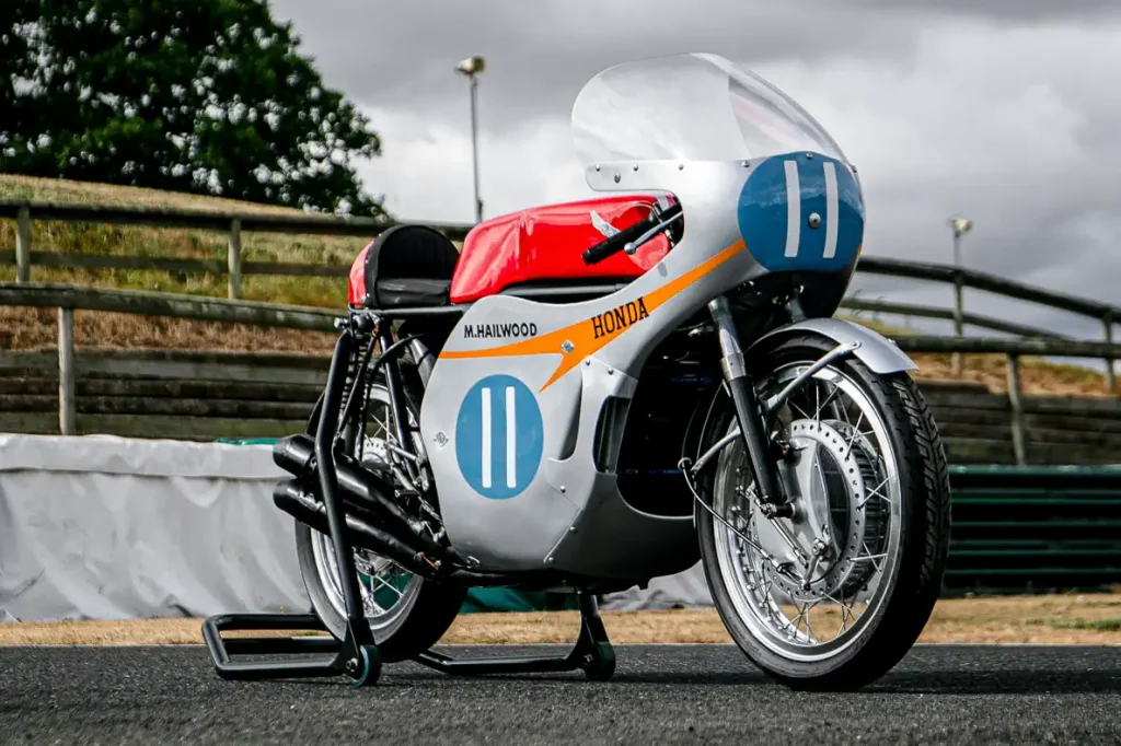 Mike Hailwood raced the Honda RC173 in 1966