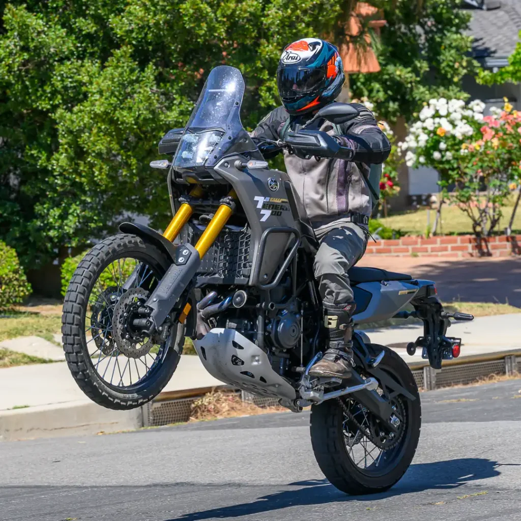 Yamaha Ténéré wheelie