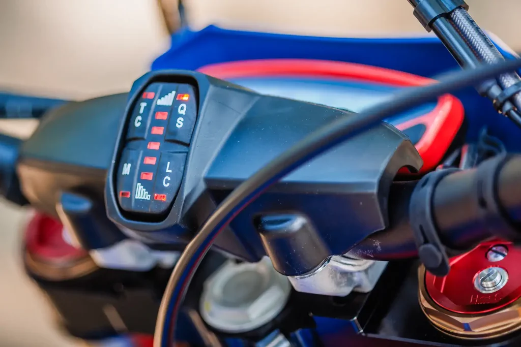 2027 Beta RR Race 4-Strokes First Look: handlebar-clamp-mounted buttons for traction control, launch control, quickshifter and engine mapping