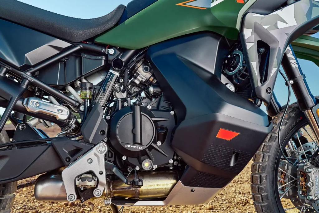 CFMoto 950 engine, right side.