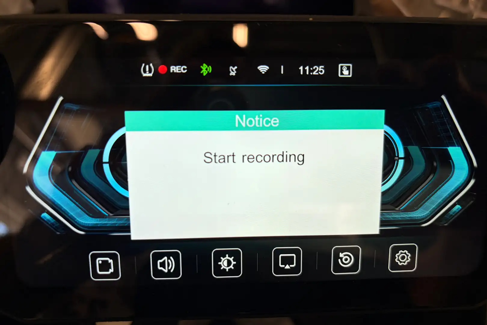 Огляд CPMC X6: багатофункціональний дисплей CarPlay для мотоциклів із нерівними краями