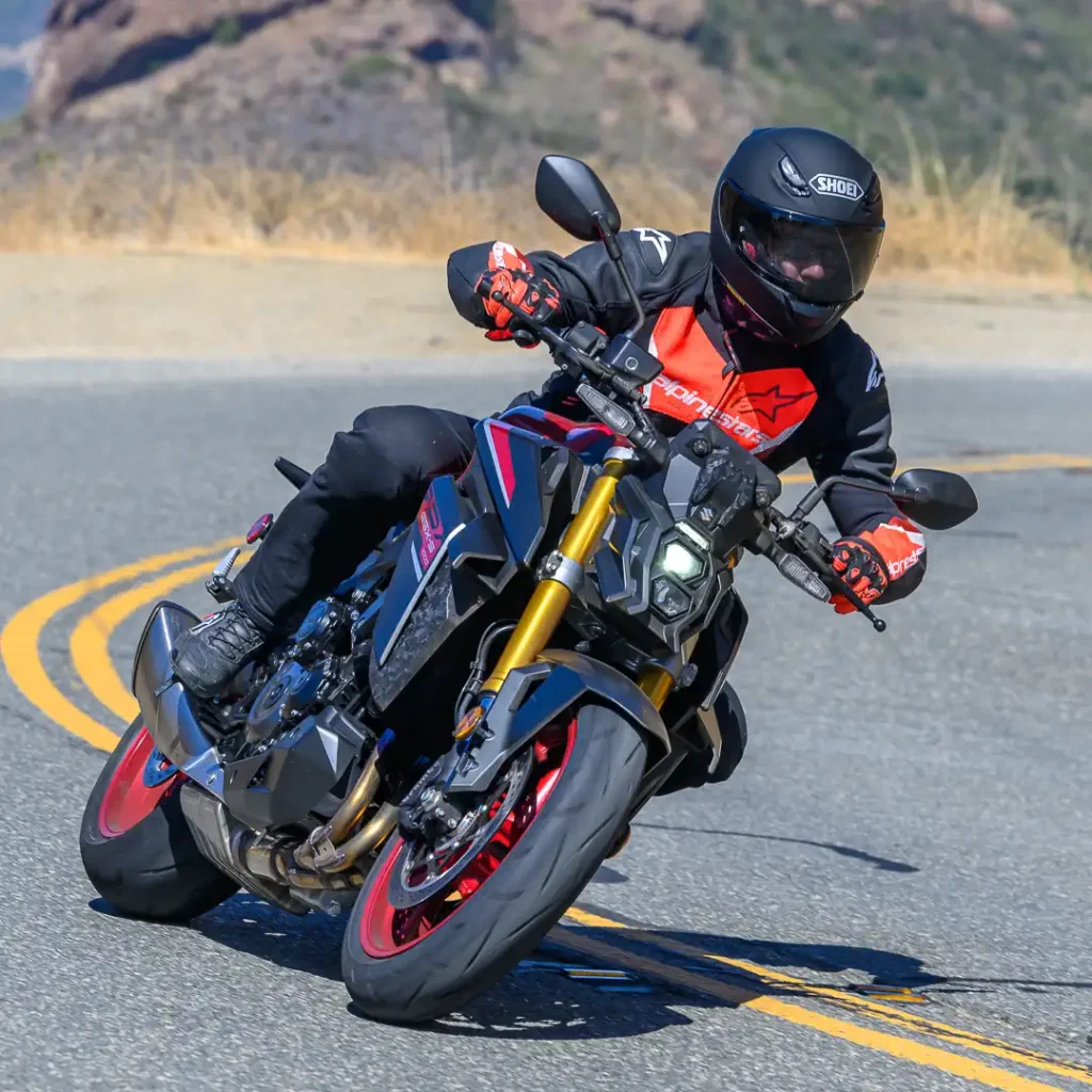 Nic de Sena riding a Suzuki GSX-S1000