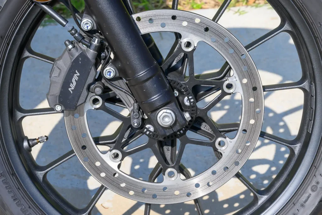 Front disc brak of the 2026 Honda SCL500.