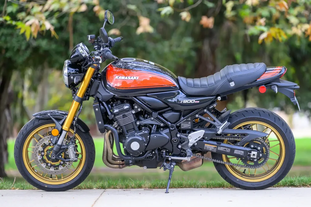 Left side profile of the 2026 Kawasaki Z900RS SE