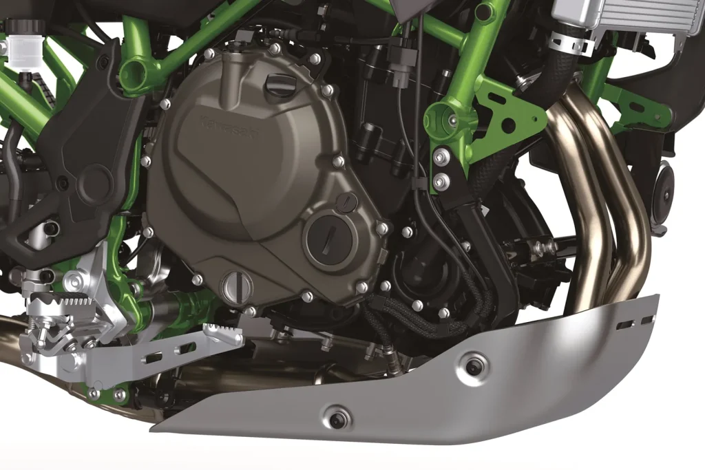 KLE650 SE 649cc parallel-twin engine, trellis frame, and aluminum skid plate