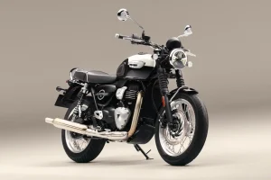 2027 Triumph Bonneville T40 in the studio. Right 3/4 front view